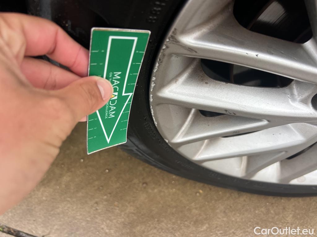  KIA  Rio KIA  / 2020 / 5P / berlina con portón 1.2 DPi 62kW (84CV) Concept #15