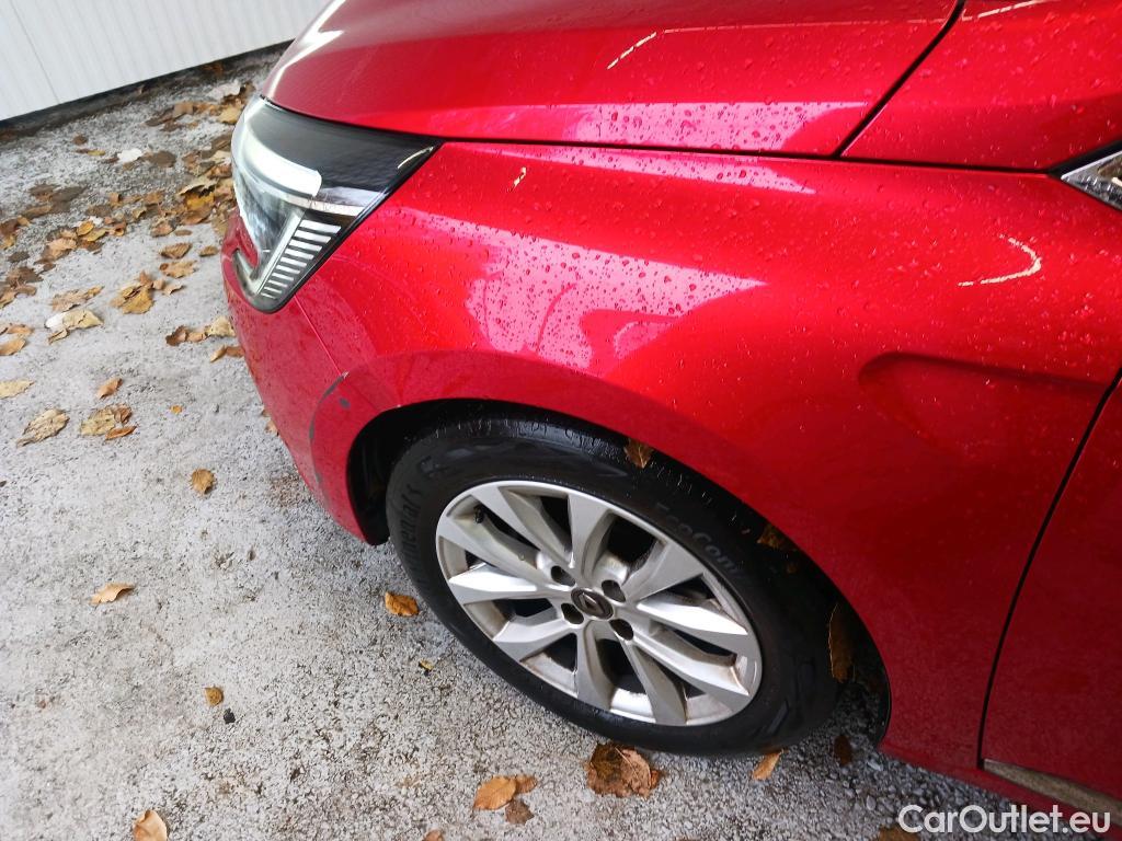  Renault  Clio RENAULT  / 2019 / 5P / berlina con portón Zen TCe 74 kW (100CV) #11