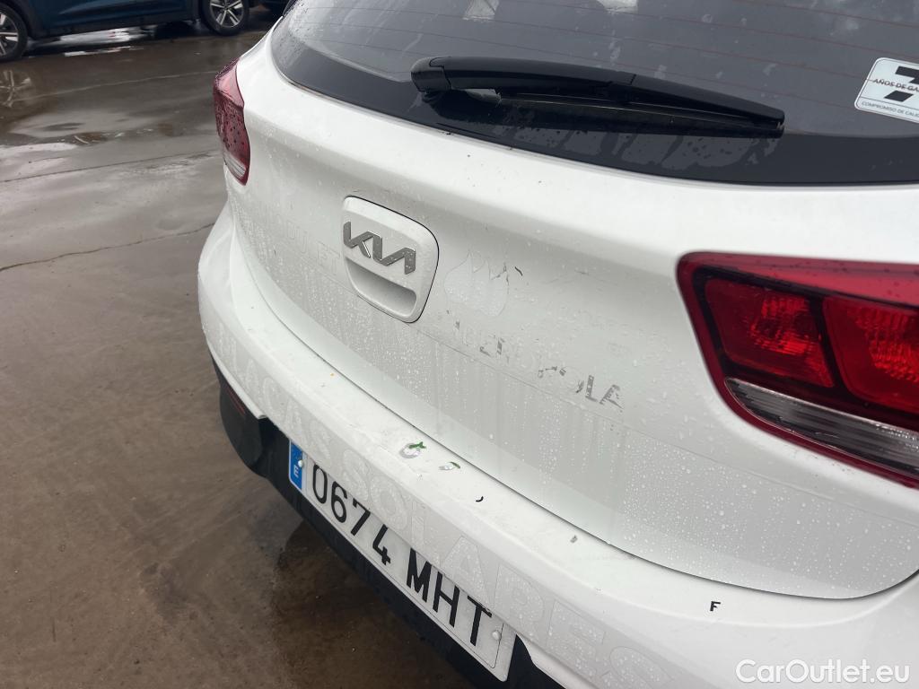  KIA  Rio KIA  / 2020 / 5P / berlina con portón 1.2 DPi 62kW (84CV) Concept #5