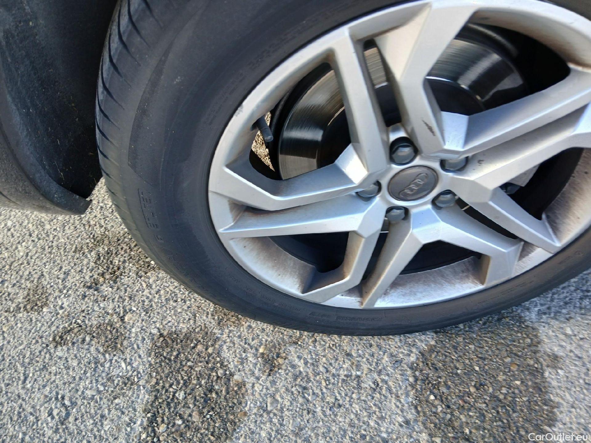  Audi  Q5 AUDI  / 2016 / 5P / todoterreno Design 35 TDI 120kW S tronic (AC) #30