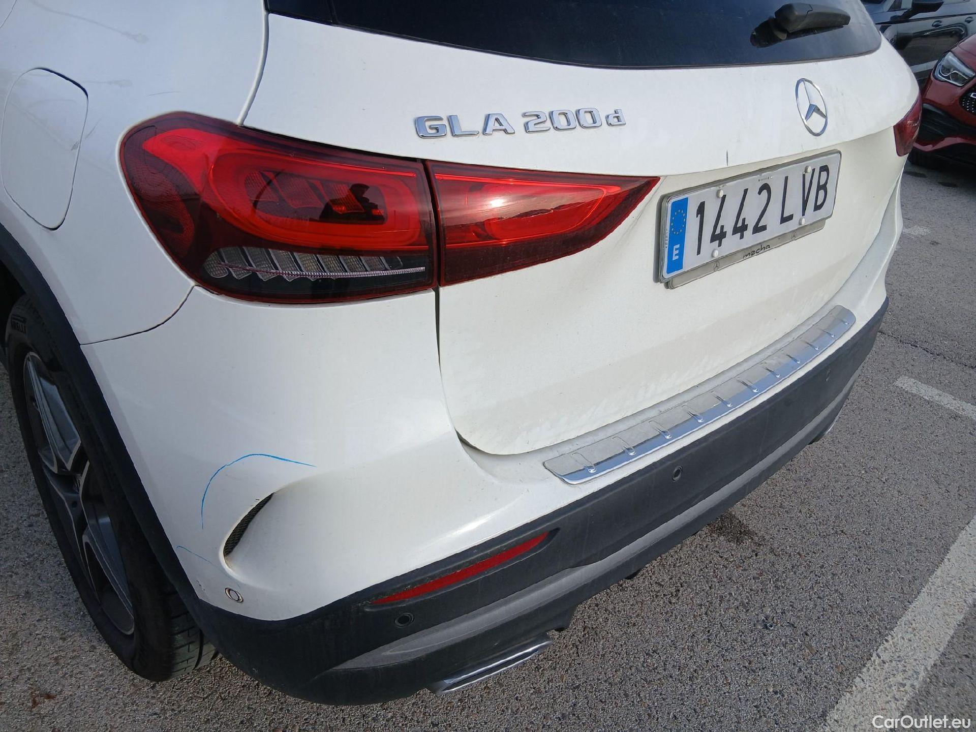  Mercedes  GLA MERCEDES-BENZ  / 2020 / 5P / todoterreno  200 D #24