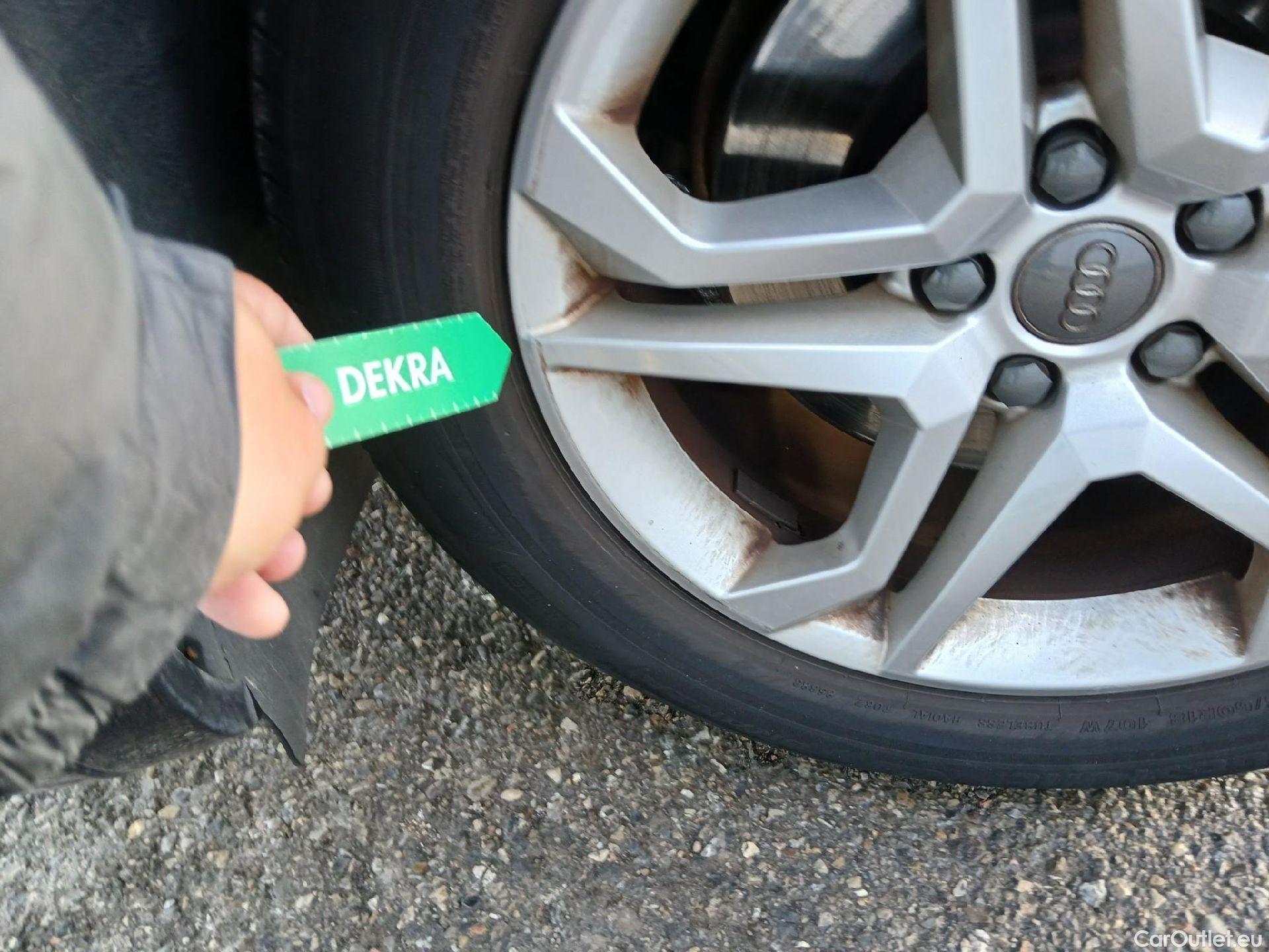  Audi  Q5 AUDI  / 2016 / 5P / todoterreno Design 35 TDI 120kW S tronic (AC) #11