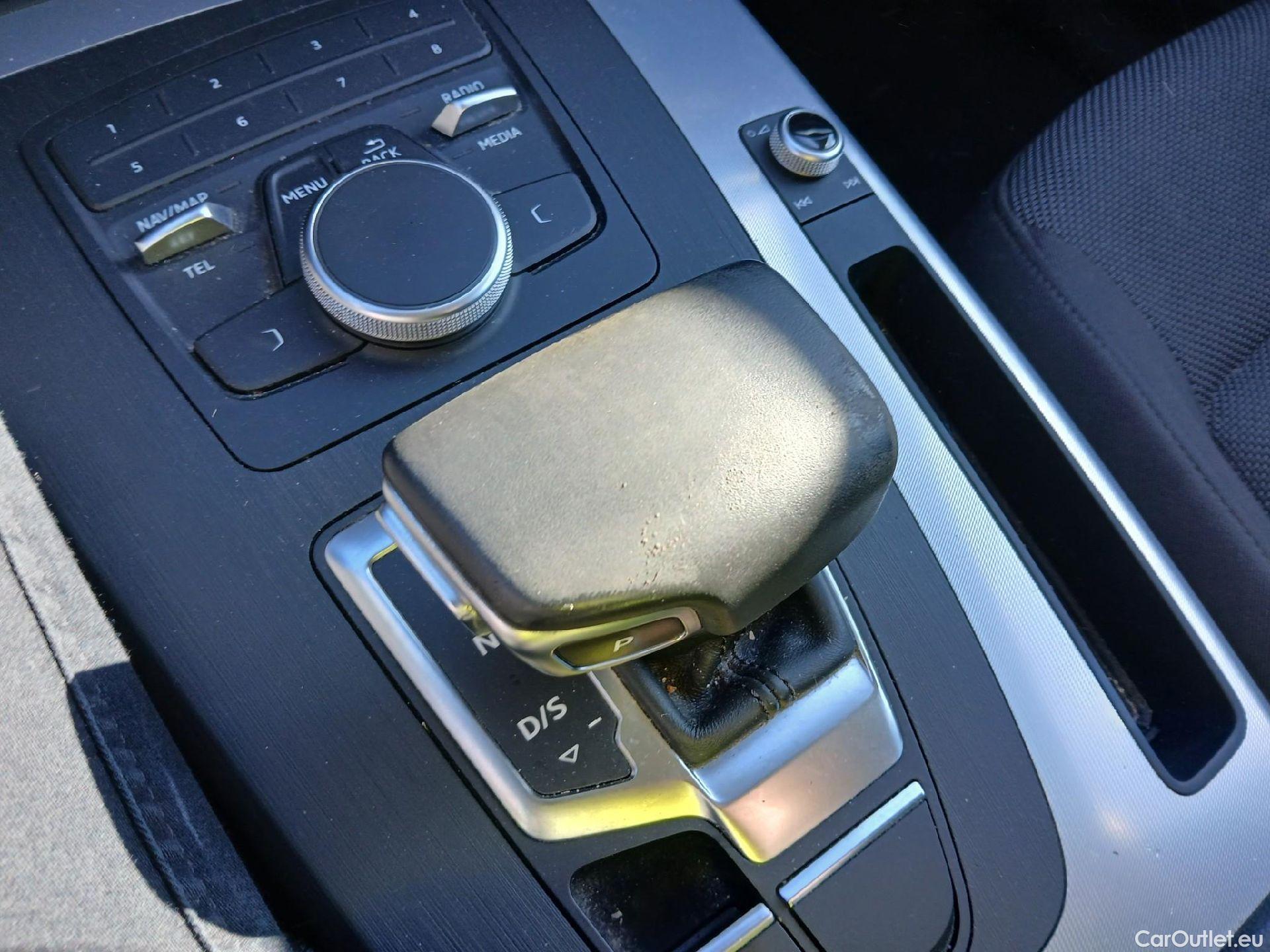  Audi  Q5 AUDI  / 2016 / 5P / todoterreno Design 35 TDI 120kW S tronic (AC) #38