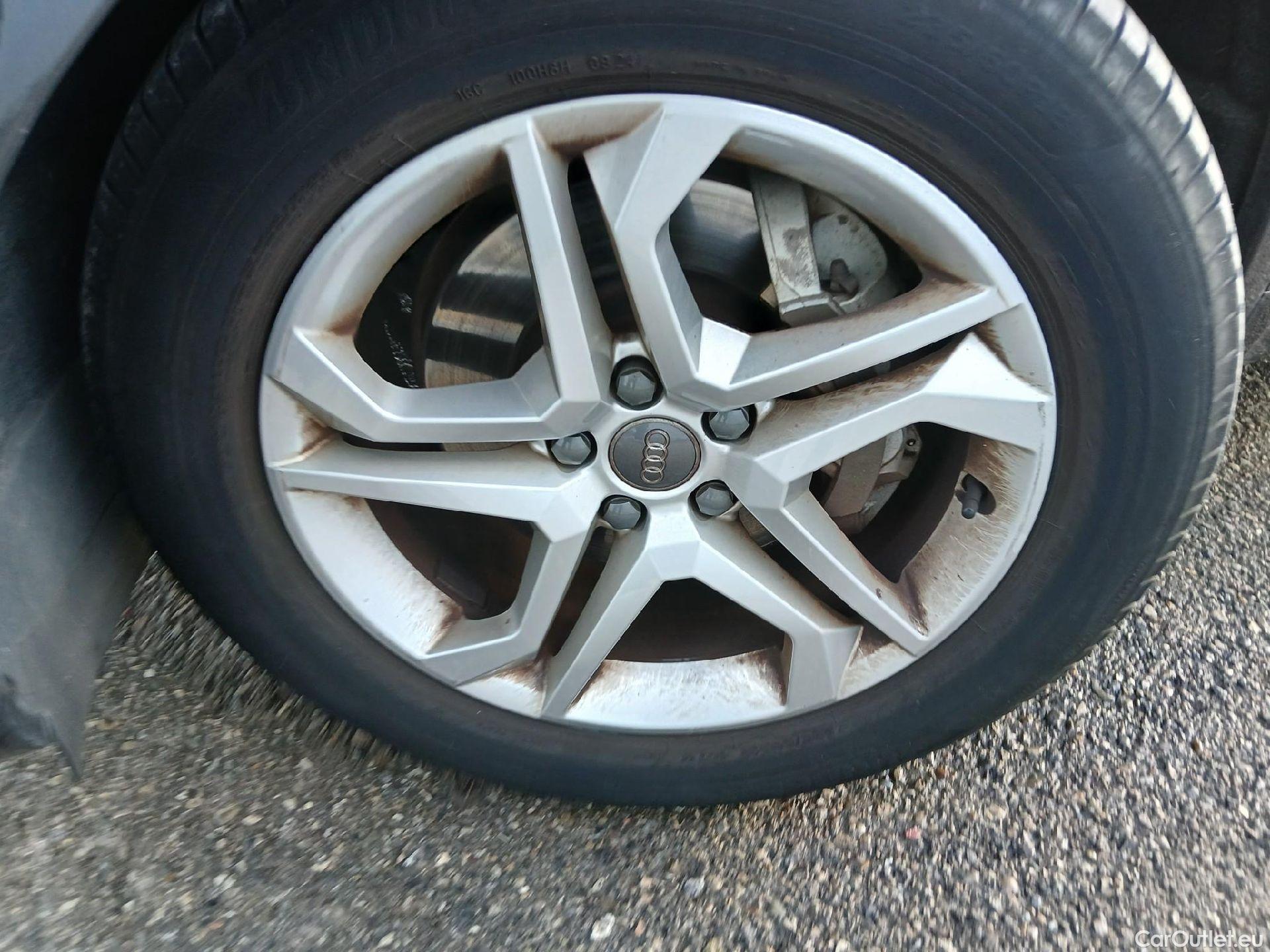  Audi  Q5 AUDI  / 2016 / 5P / todoterreno Design 35 TDI 120kW S tronic (AC) #12