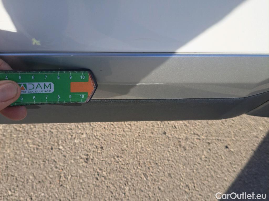  Peugeot  2008 PEUGEOT  / 2019 / 5P / todoterreno Allure Puretech 100 S&S #2