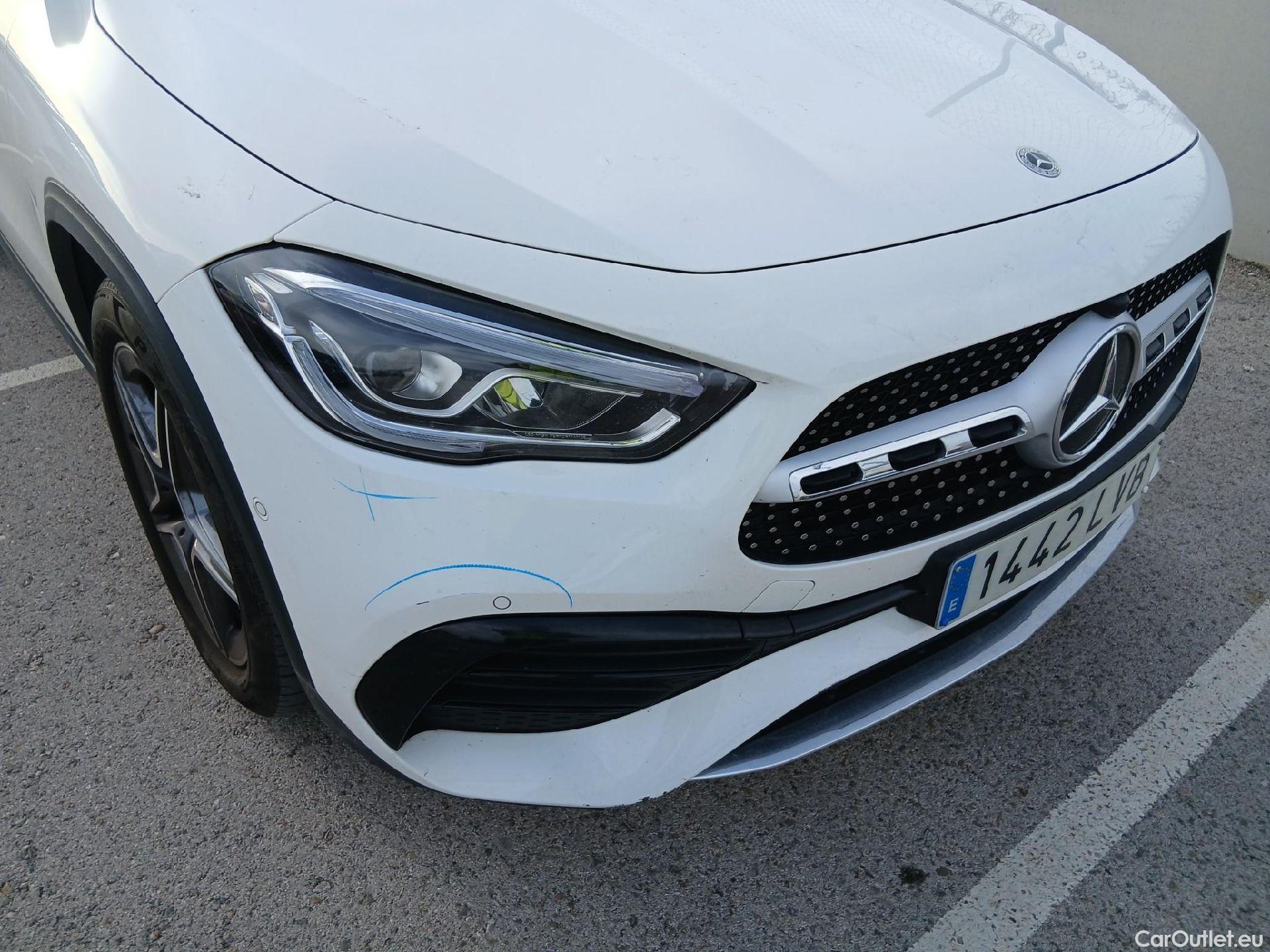  Mercedes  GLA MERCEDES-BENZ  / 2020 / 5P / todoterreno  200 D #13