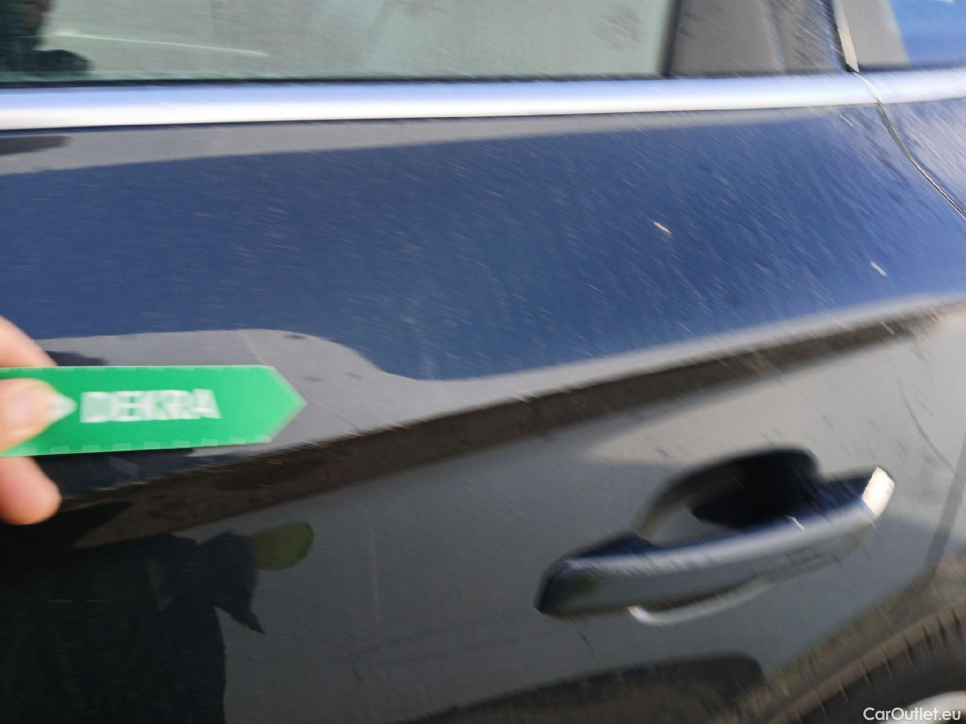  Audi  Q5 AUDI  / 2016 / 5P / todoterreno Design 35 TDI 120kW S tronic (AC) #16