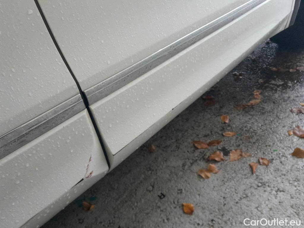  Volkswagen  Tiguan VOLKSWAGEN  / 2020 / 5P / todoterreno R-Line 2.0 TDI 110kW (150CV) DSG #24