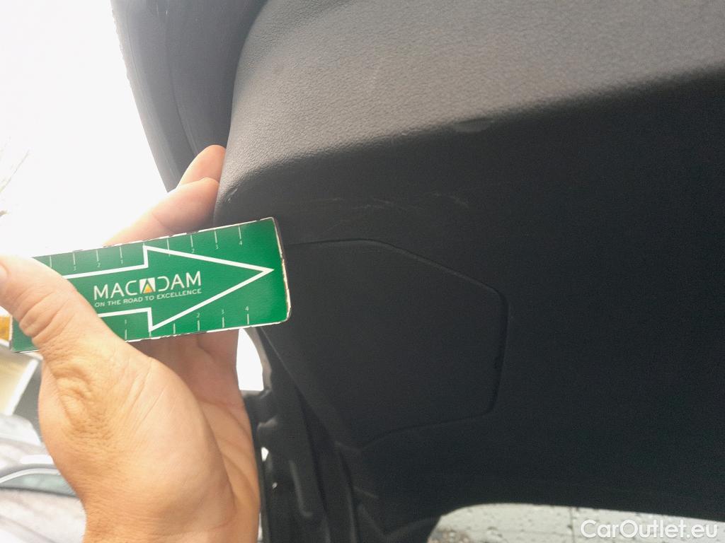  Bmw  Serie 1 BMW  / 2019 / 5P / berlina con portón 116d Corporate Auto. #8