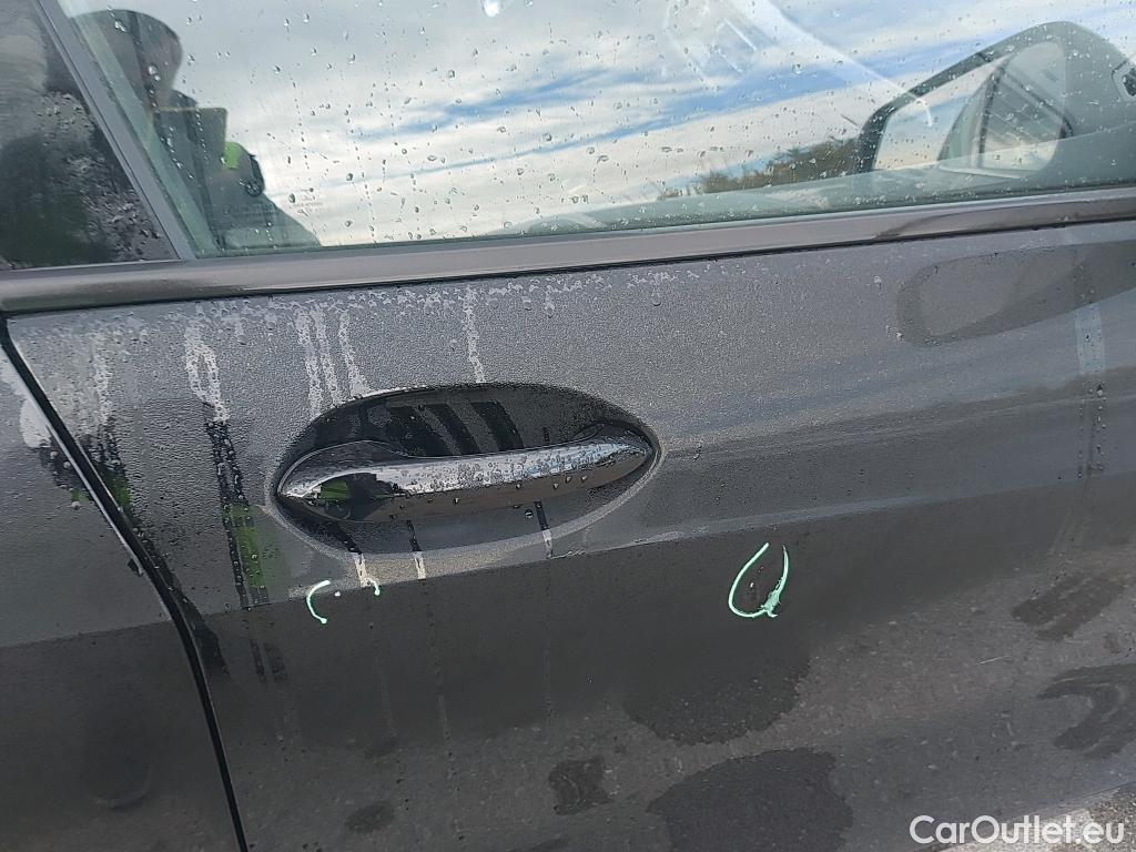  Bmw  Serie 1 BMW  / 2019 / 5P / berlina con portón 118i #3