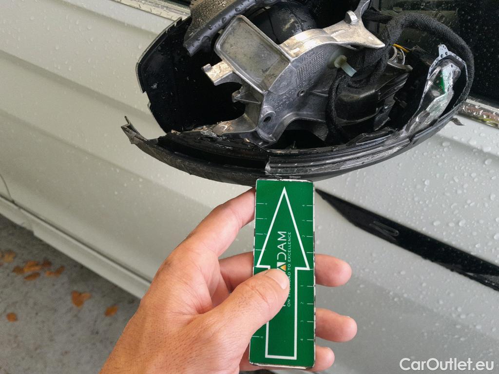  Volkswagen  Tiguan VOLKSWAGEN  / 2020 / 5P / todoterreno R-Line 2.0 TDI 110kW (150CV) DSG #4