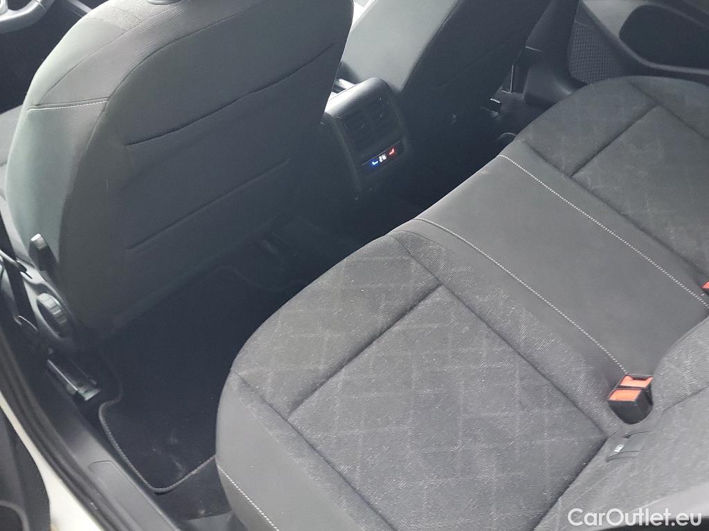  Volkswagen  Golf  VOLKSWAGEN / 2020 / 5P / berlina con portón Life 1.0 eTSI 81kW (110CV) DSG #6