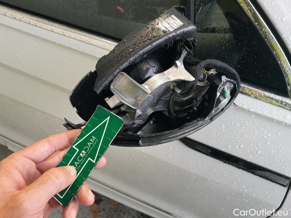  Volkswagen  Tiguan VOLKSWAGEN  / 2020 / 5P / todoterreno R-Line 2.0 TDI 110kW (150CV) DSG #3