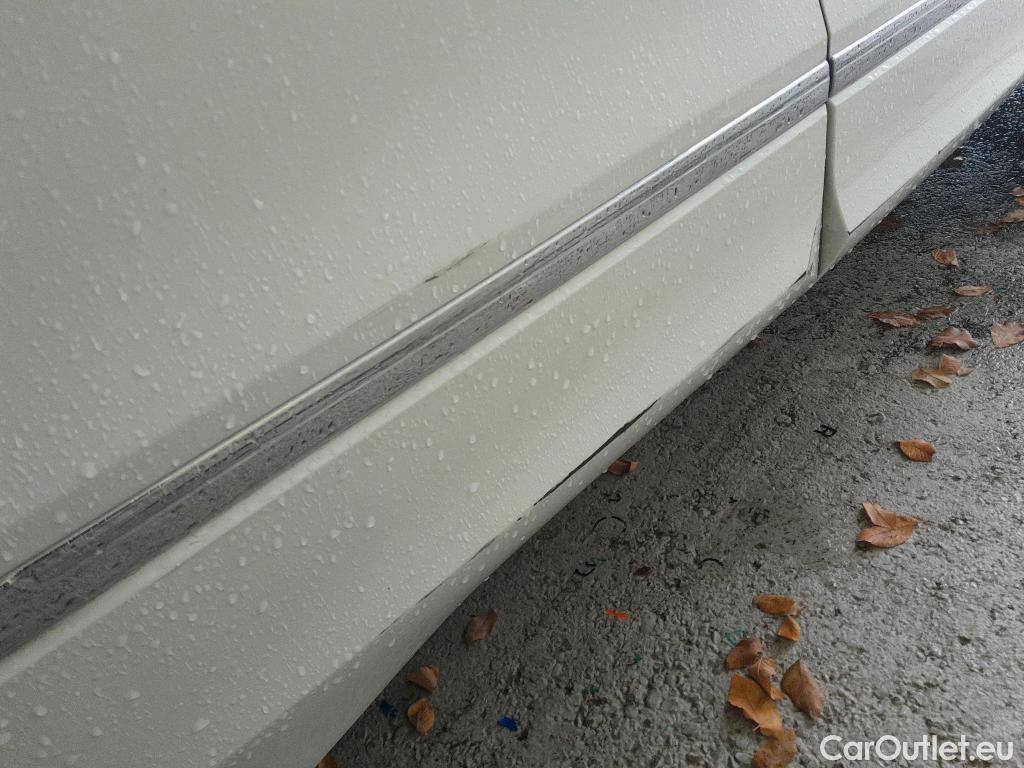  Volkswagen  Tiguan VOLKSWAGEN  / 2020 / 5P / todoterreno R-Line 2.0 TDI 110kW (150CV) DSG #26