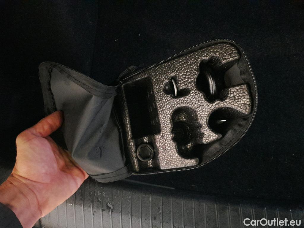  Volkswagen  Tiguan VOLKSWAGEN  / 2020 / 5P / todoterreno R-Line 2.0 TDI 110kW (150CV) DSG #10