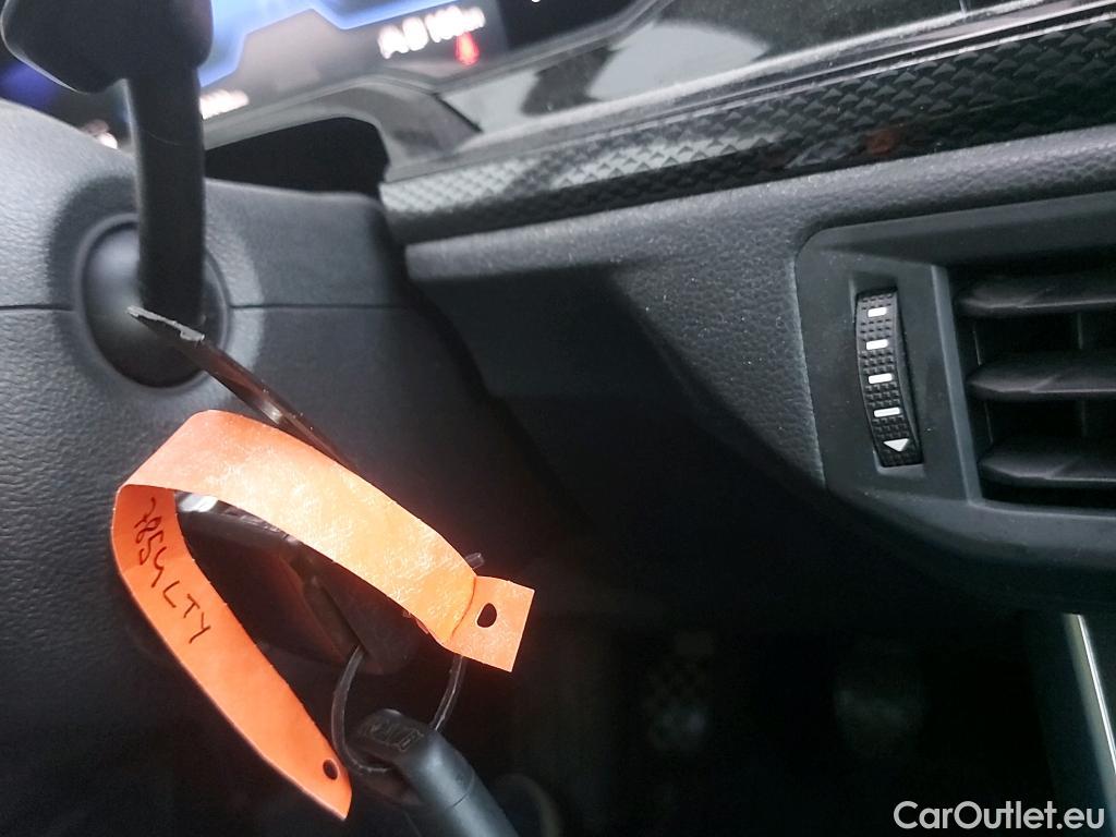  Volkswagen  Polo VOLKSWAGEN  / 2021 / 5P / berlina con portón Life 1.0 TSI 70kW (95CV) #8