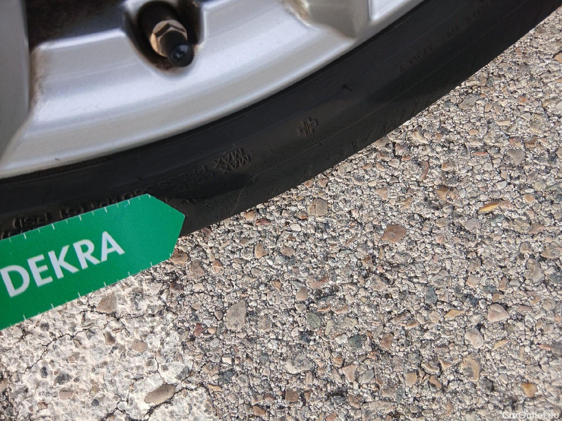  Bmw  X1 BMW  / 2019 / 5P / todoterreno sDrive18dA Corporate #8