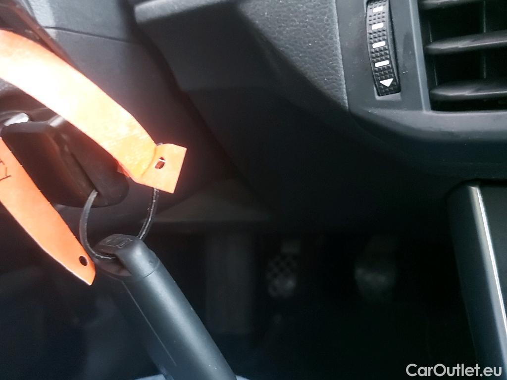  Volkswagen  Polo VOLKSWAGEN  / 2021 / 5P / berlina con portón Life 1.0 TSI 70kW (95CV) #9