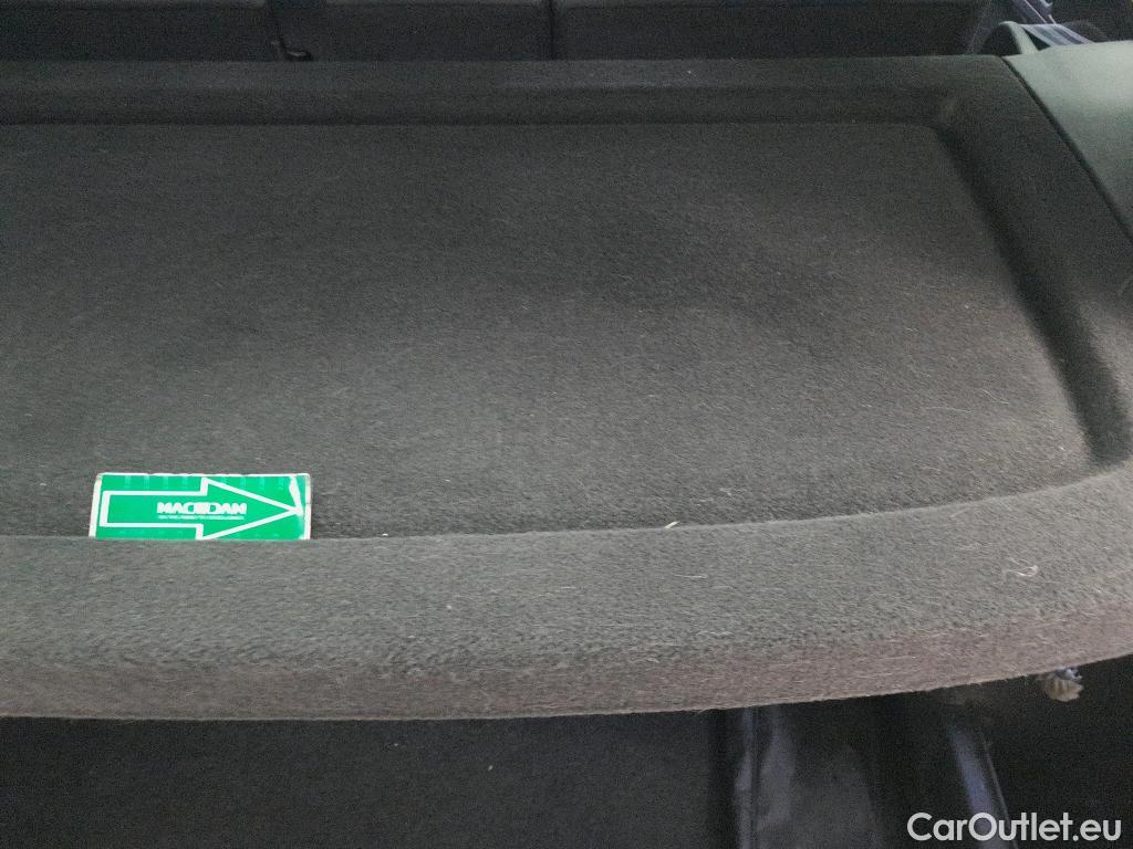  Volkswagen  Tiguan VOLKSWAGEN  / 2020 / 5P / todoterreno R-Line 2.0 TDI 110kW (150CV) DSG #16