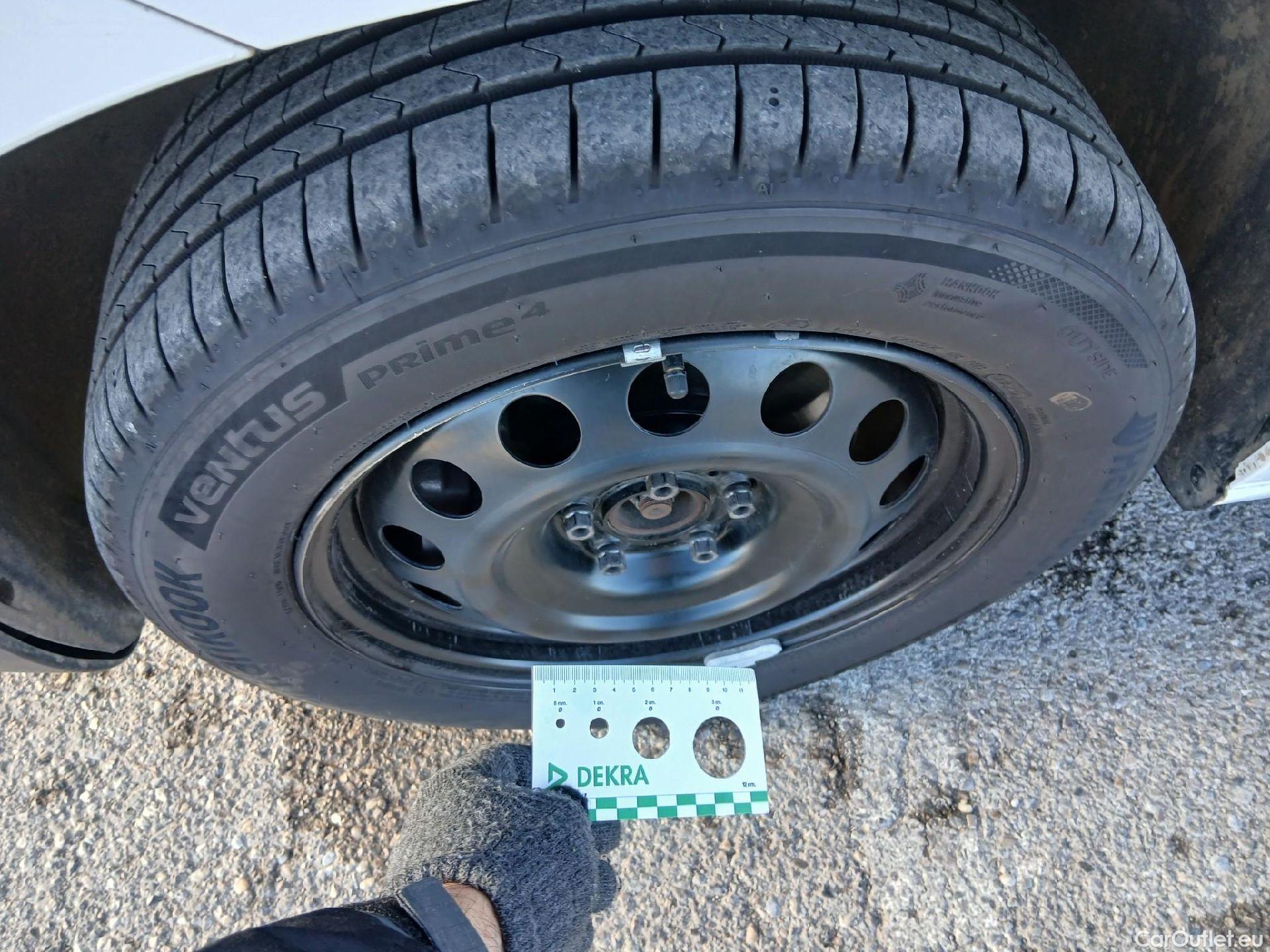  Toyota  Proace TOYOTA  City / 2020 / 4P / combi 1.5D 75kW (100CV) GX L1 #6