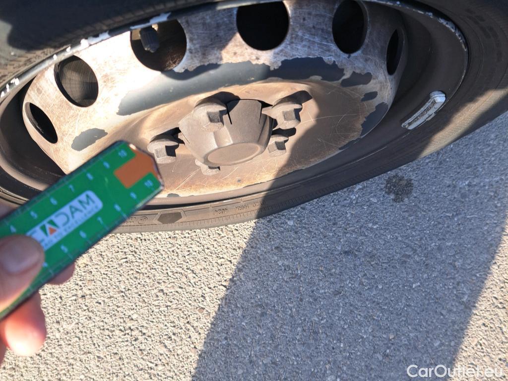  Nissan  NV400 NISSAN  / 2011 / 4P / furgón L2H2 3,5T 2.3dCi 110kW FWD Optima #53