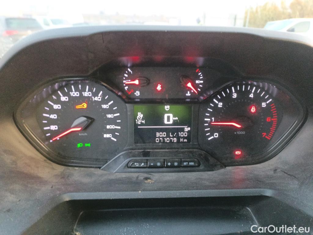  Peugeot  Partner PEUGEOT  / 2018 / 4P / furgón derivado de turismo Premium Standard 600kg BlueHDi 73kW (AC) #26