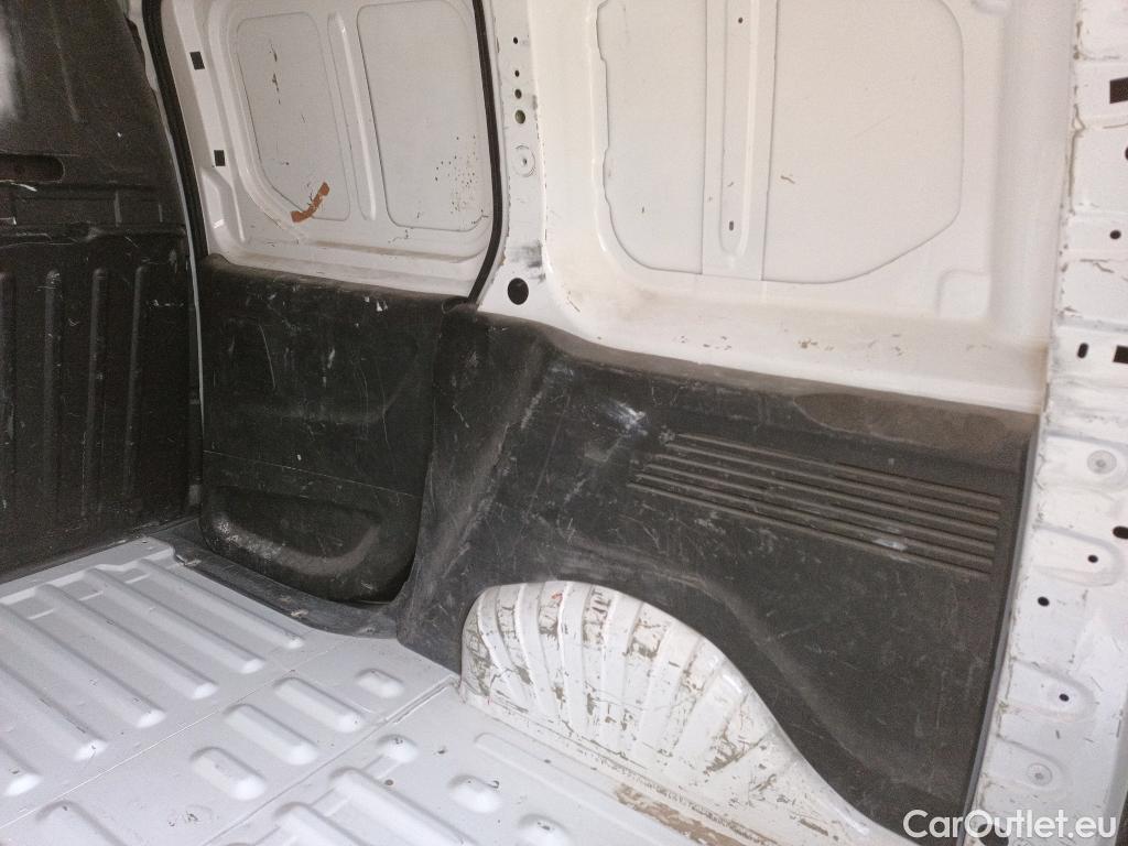  Peugeot  Partner PEUGEOT  / 2018 / 4P / furgón derivado de turismo Premium Standard 600kg BlueHDi 73kW (AC) #7