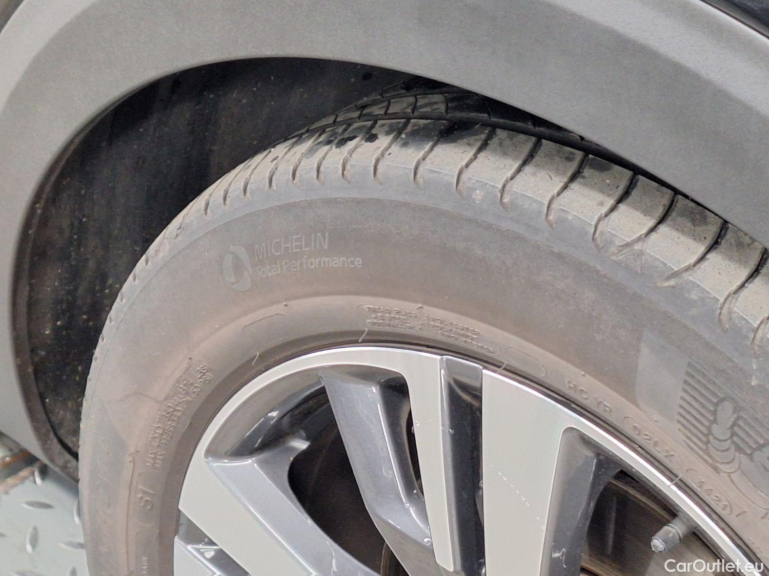  Peugeot  3008 Peugeot,  FL'20, Peugeot  1.5 BlueHDi 96kW S&S EAT8 Allure Pack #31