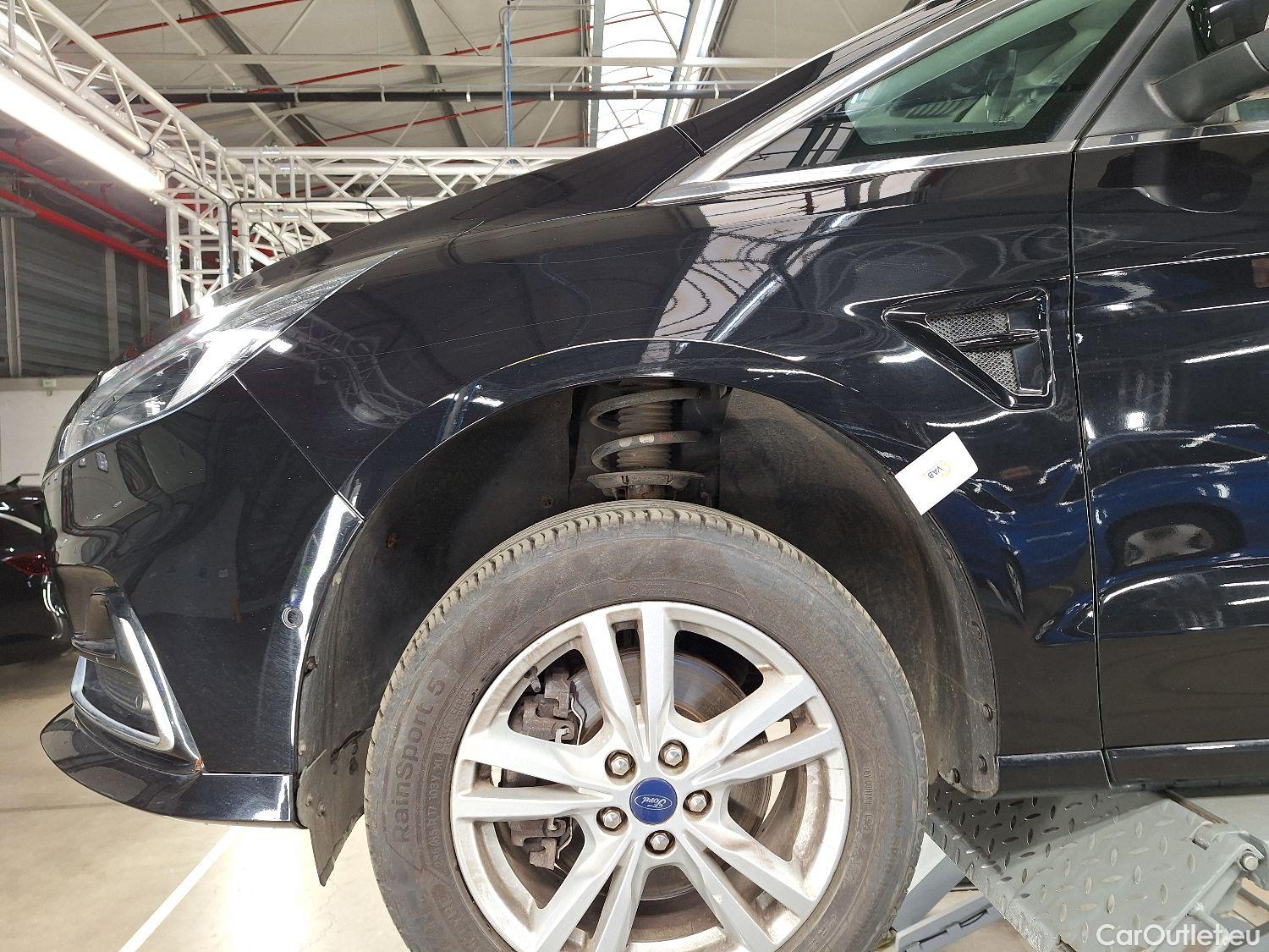  Ford  S-Max Ford,  '15, Ford  2.0 TDCi 110kW S/S Aut. Titanium 5d #16