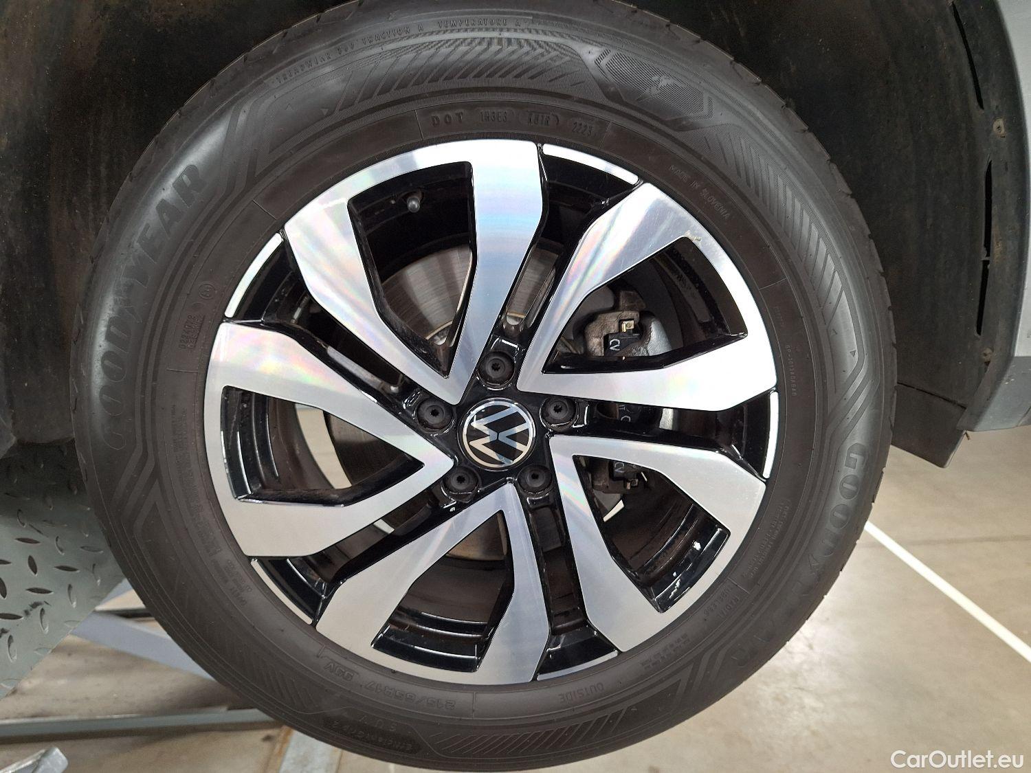  Volkswagen  Tiguan VW,  FL'20, Volkswagen  1.5 TSI 110kW DSG Active 5d #9