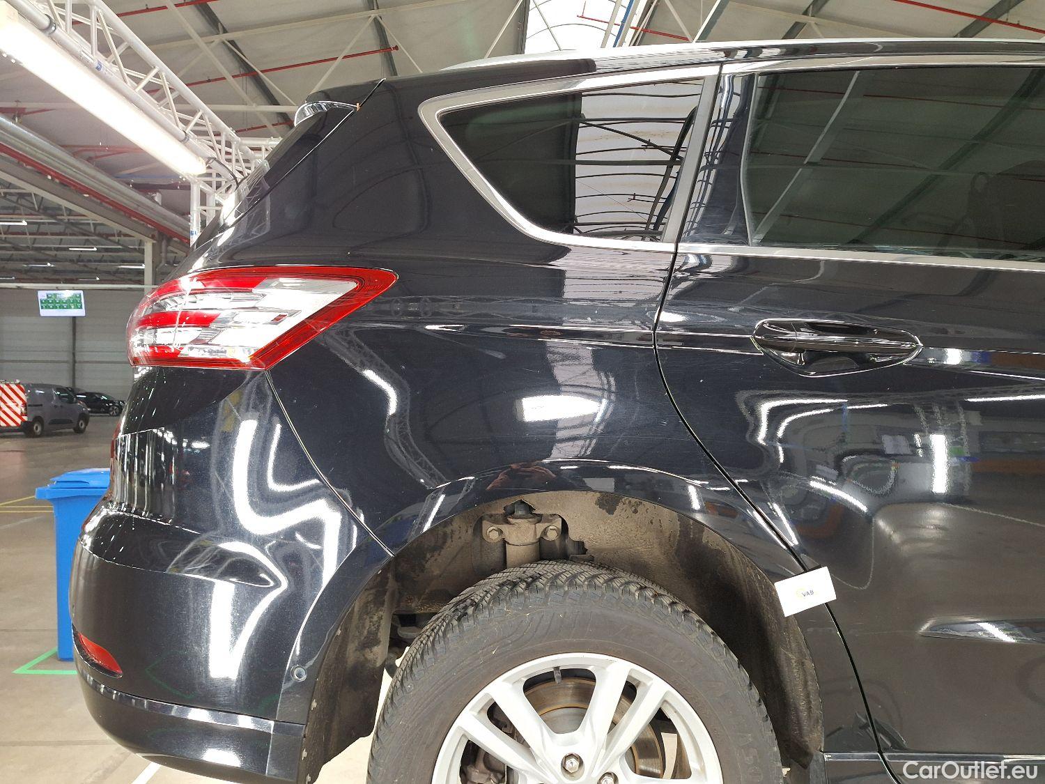  Ford  S-Max Ford,  '15, Ford  2.0 TDCi 110kW S/S Aut. Titanium 5d #23