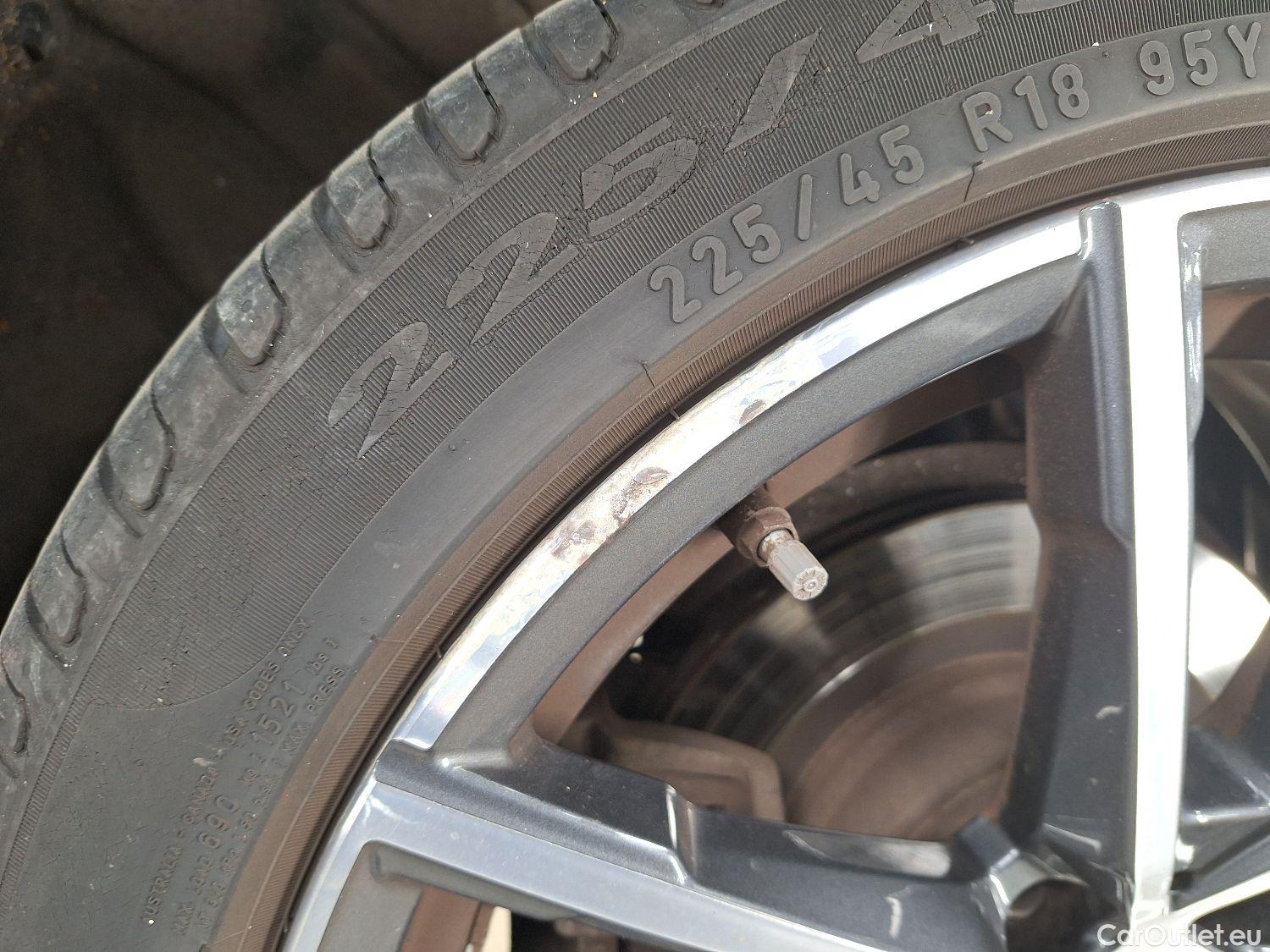  Bmw  Serie 3 BMW, 3-serie '18, BMW 3 Reeks Berline 318dA (110 kW) 4d #6