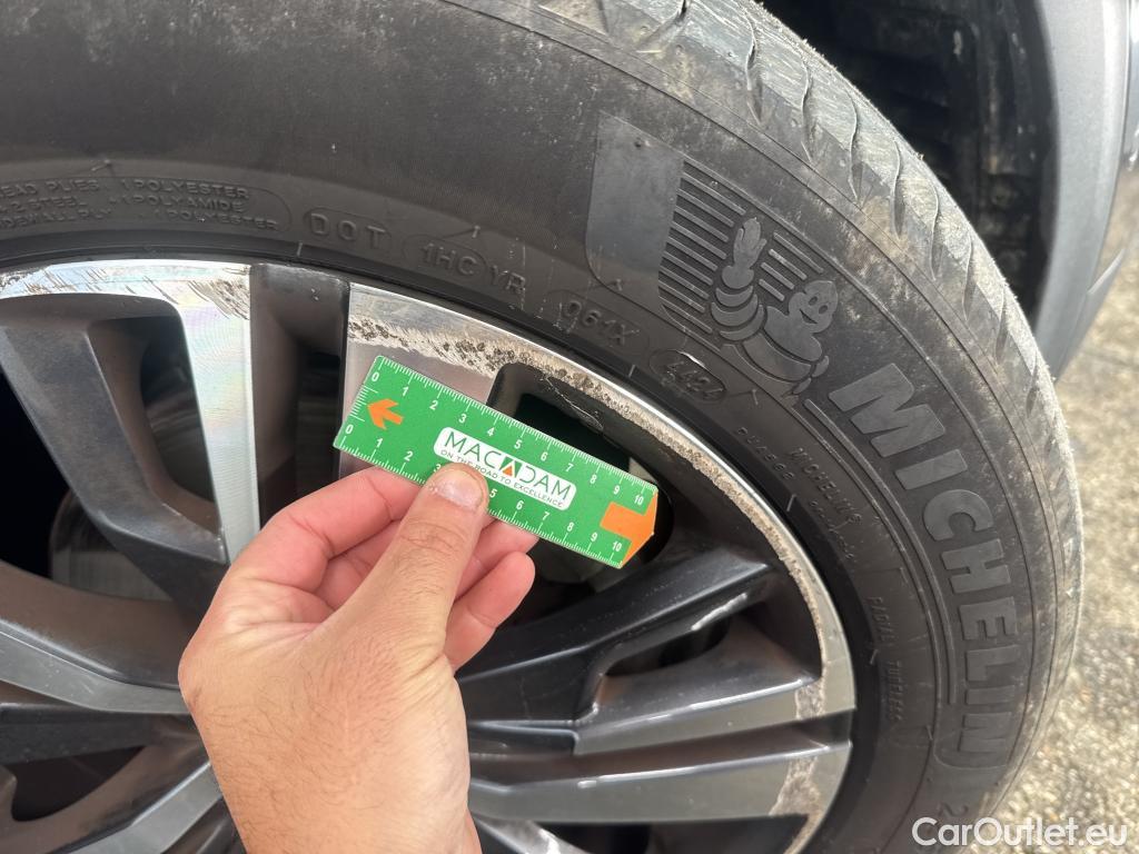  Peugeot  5008  Allure Pack 1.2 PureTech 130CV BVA8 7 Sieges E6d #1