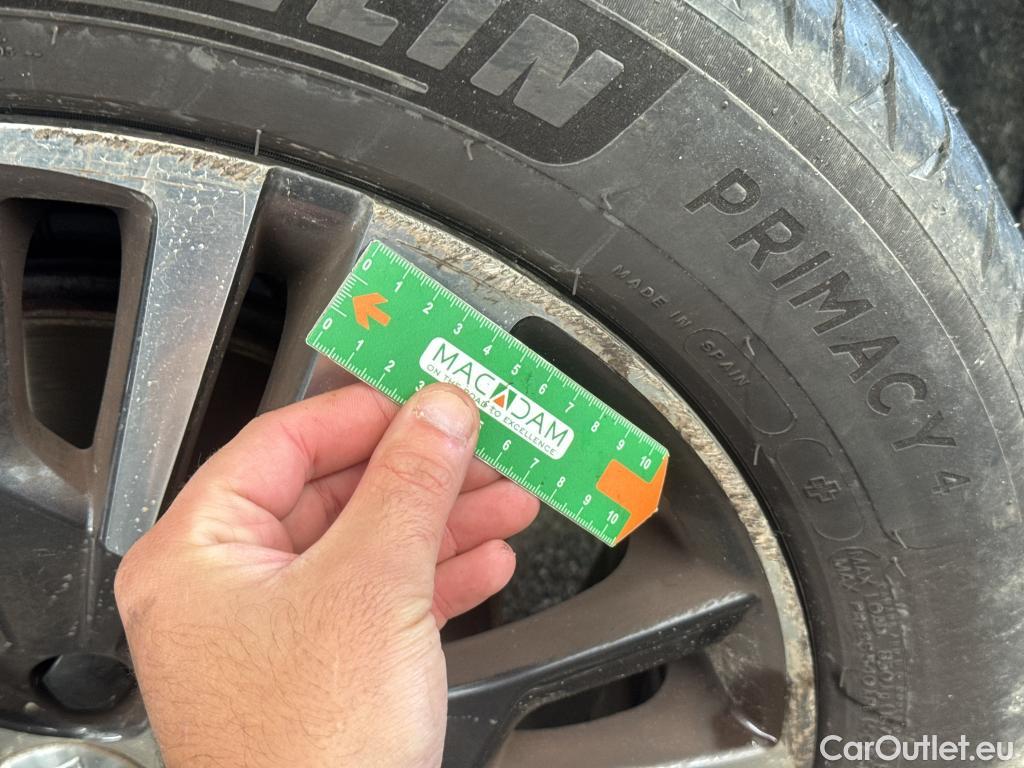  Peugeot  5008  Allure Pack 1.2 PureTech 130CV BVA8 7 Sieges E6d #51