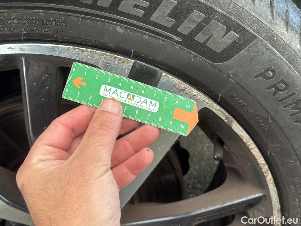  Peugeot  5008  Allure Pack 1.2 PureTech 130CV BVA8 7 Sieges E6d #52