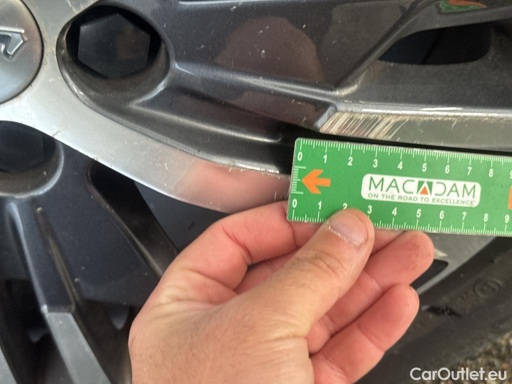  Peugeot  5008  Allure Pack 1.2 PureTech 130CV BVA8 7 Sieges E6d #39