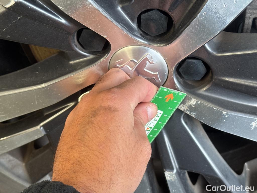  Peugeot  5008  Allure Pack 1.2 PureTech 130CV BVA8 7 Sieges E6d #46