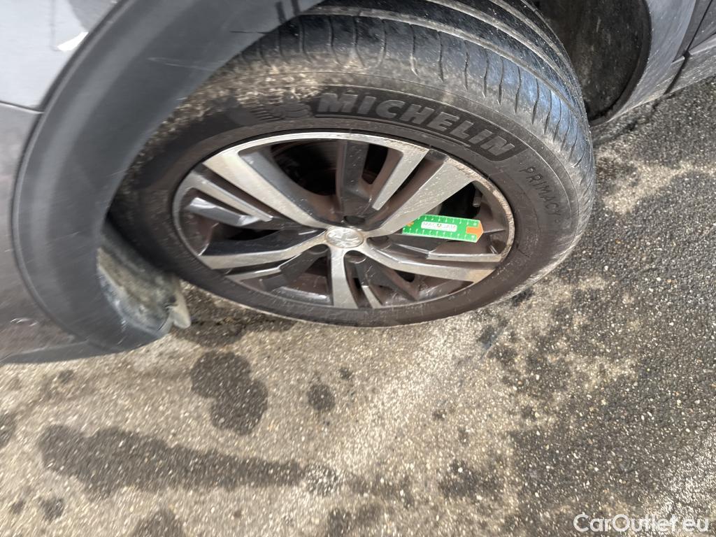  Peugeot  5008  Allure Pack 1.2 PureTech 130CV BVA8 7 Sieges E6d #55