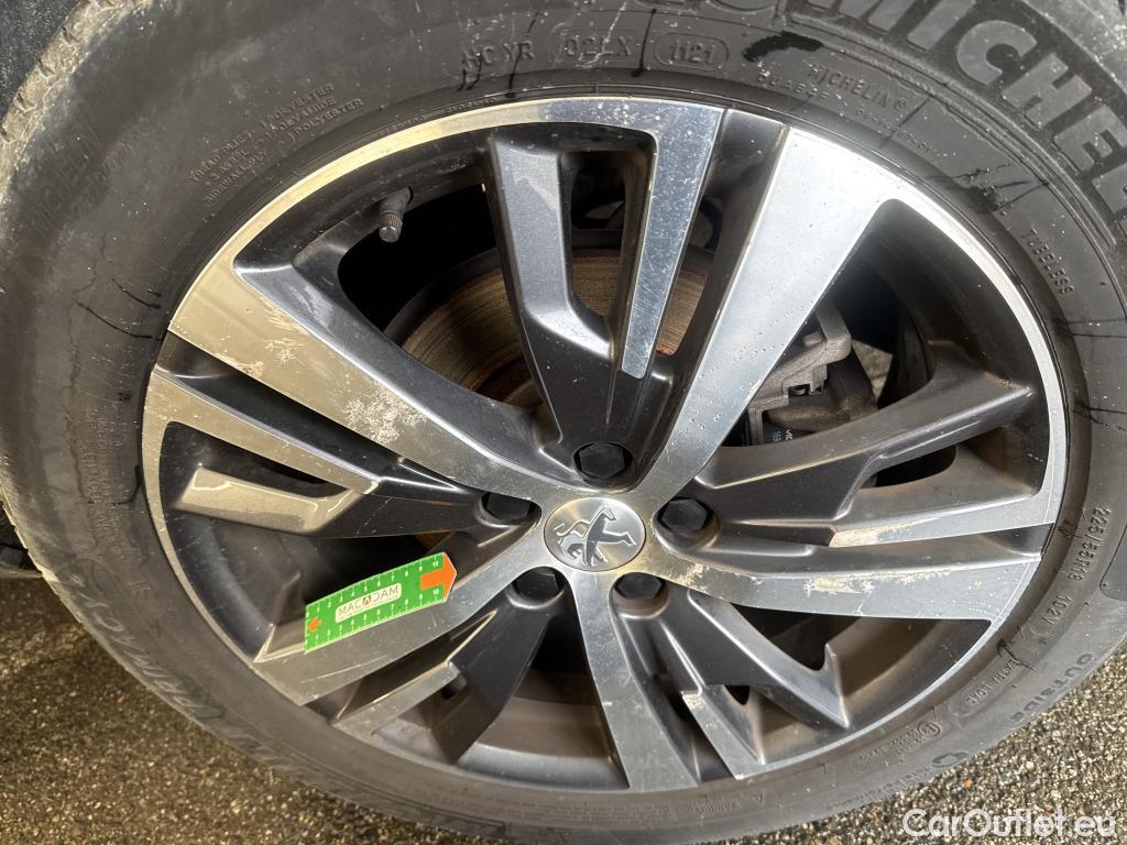 Peugeot  5008  Allure Pack 1.2 PureTech 130CV BVA8 7 Sieges E6d #49
