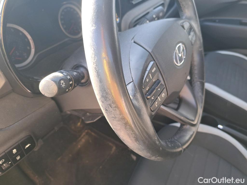  Hyundai  i10 HYUNDAI  / 2020 / 5P / berlina con portón 1.0 Tecno #20