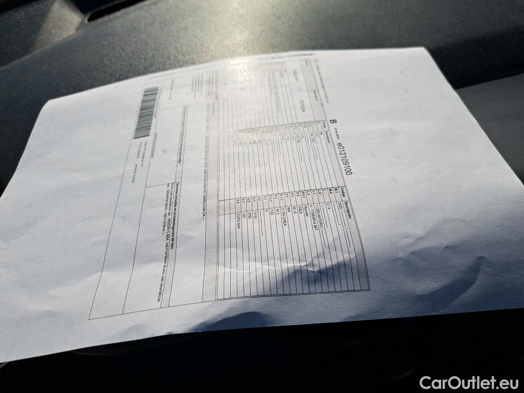  Hyundai  i10 HYUNDAI  / 2020 / 5P / berlina con portón 1.0 Tecno #17