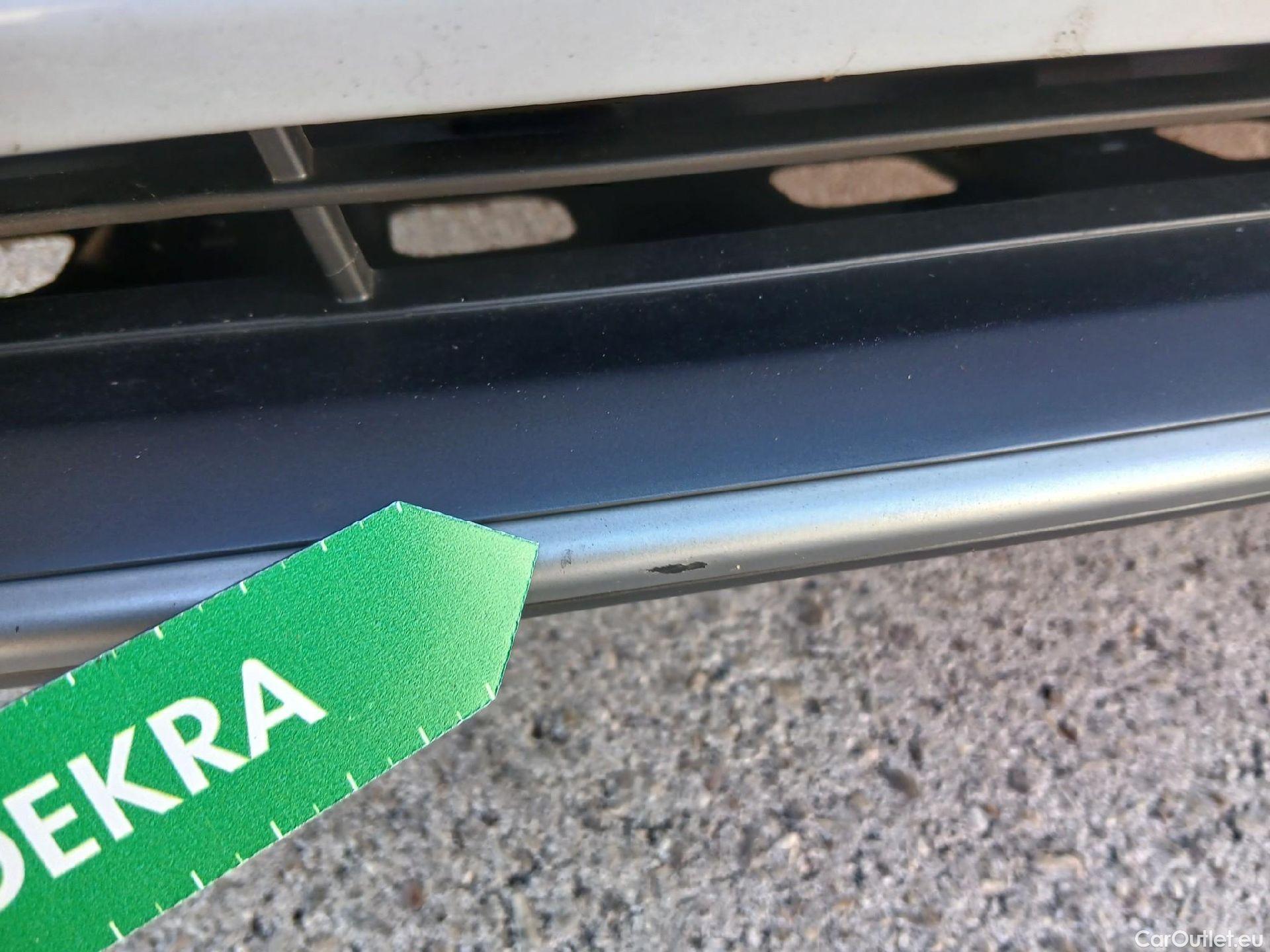  Hyundai   Ioniq HYUNDAI / 2019 / 5P / berlina con portón 1.6 GDI HEV Klass DCT #4