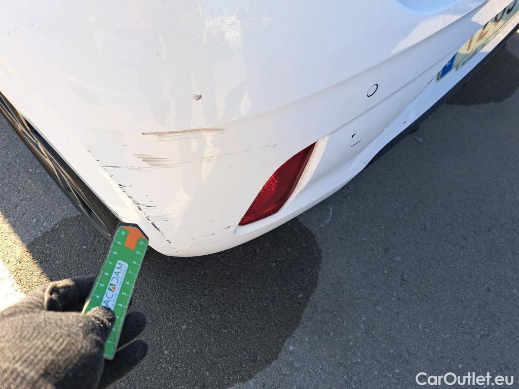  Hyundai  i10 HYUNDAI  / 2020 / 5P / berlina con portón 1.0 Tecno #3