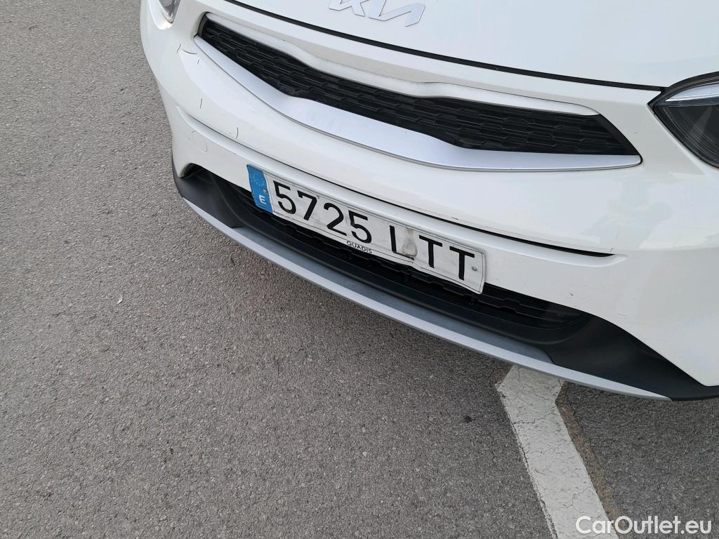  KIA  STONIC KIA  / 2017 / 5P / todoterreno 1.0 T-GDi 74kW (100CV) MHEV iMT Concept #25