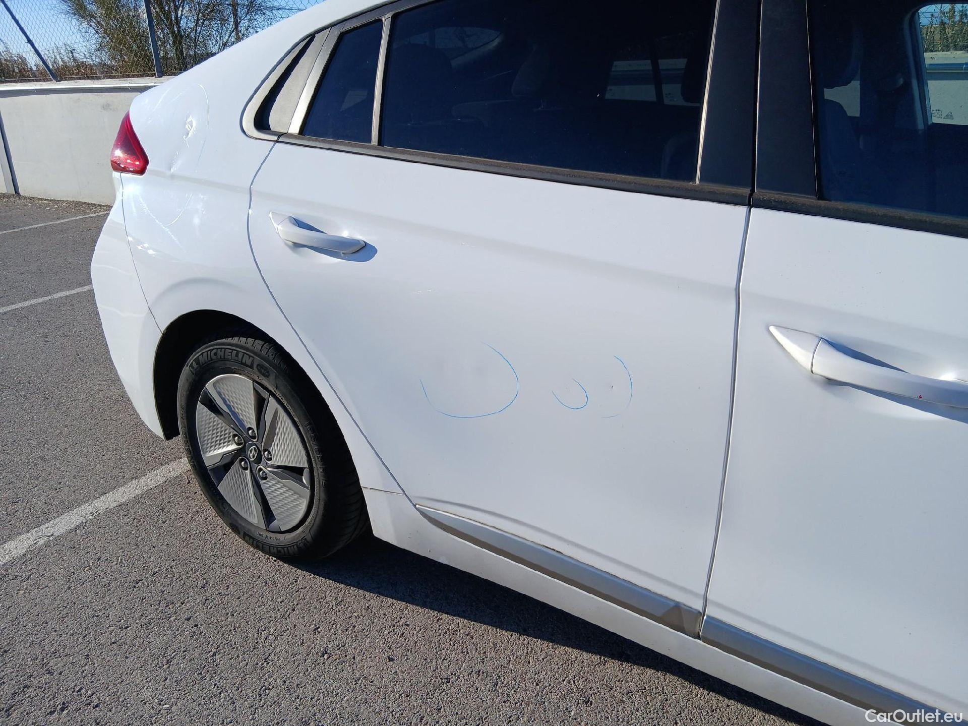  Hyundai   Ioniq HYUNDAI / 2019 / 5P / berlina con portón 1.6 GDI HEV Klass DCT #20