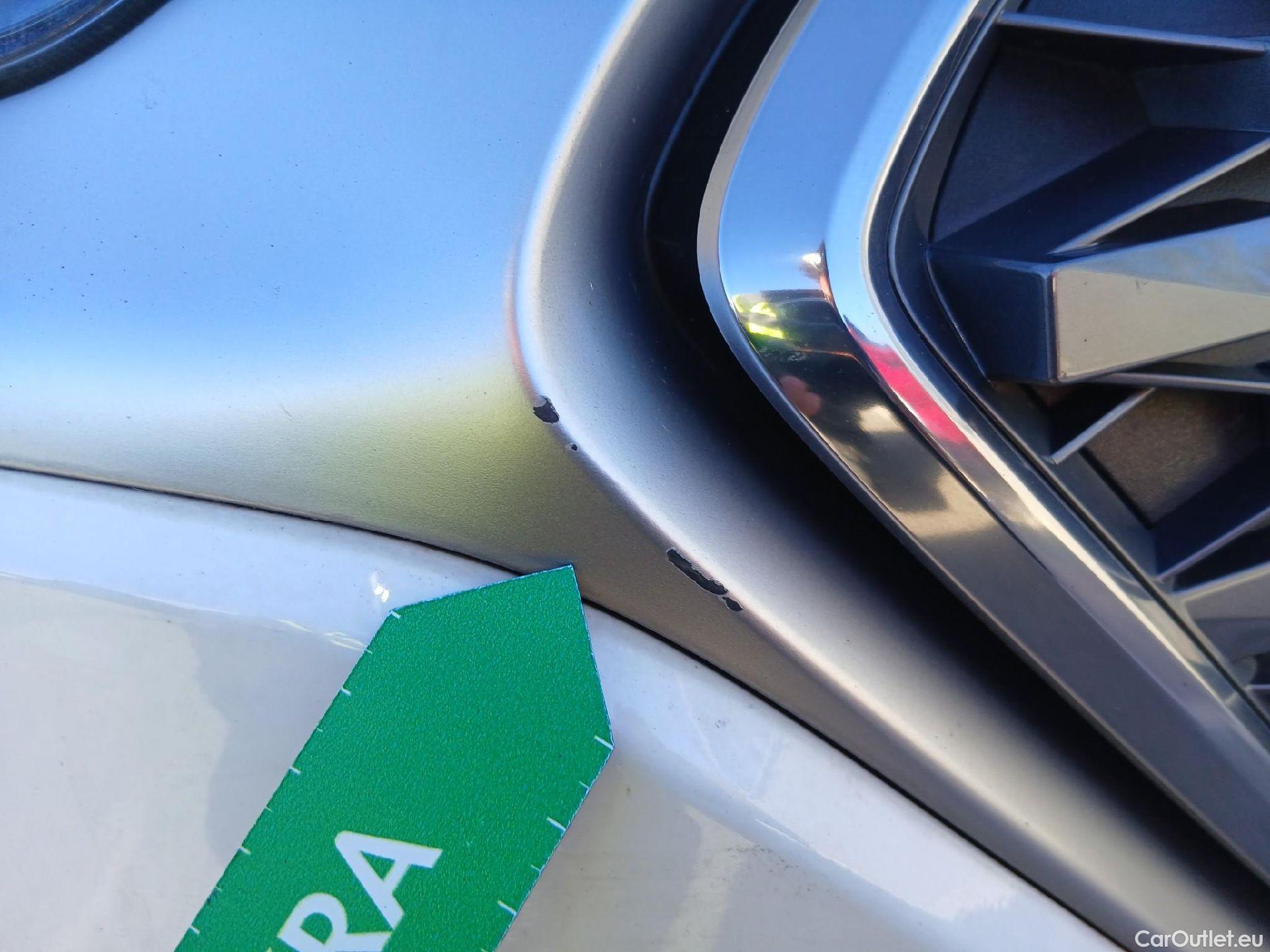  Hyundai   Ioniq HYUNDAI / 2019 / 5P / berlina con portón 1.6 GDI HEV Klass DCT #2