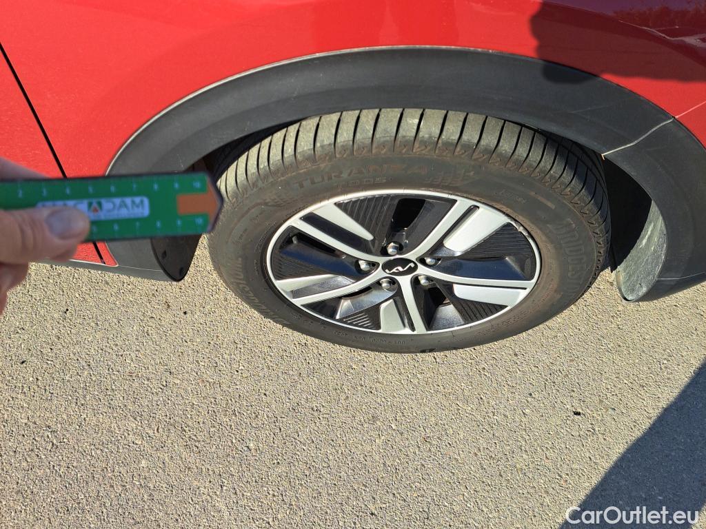  KIA  Niro KIA  / 2019 / 5P / crossover 1.6 GDi HEV 104kW (141CV) Drive #7