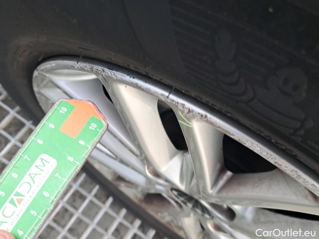  KIA  Rio KIA  / 2020 / 5P / berlina con portón 1.0 T-GDi 74kW (100CV) MHEV iMT Concept #16