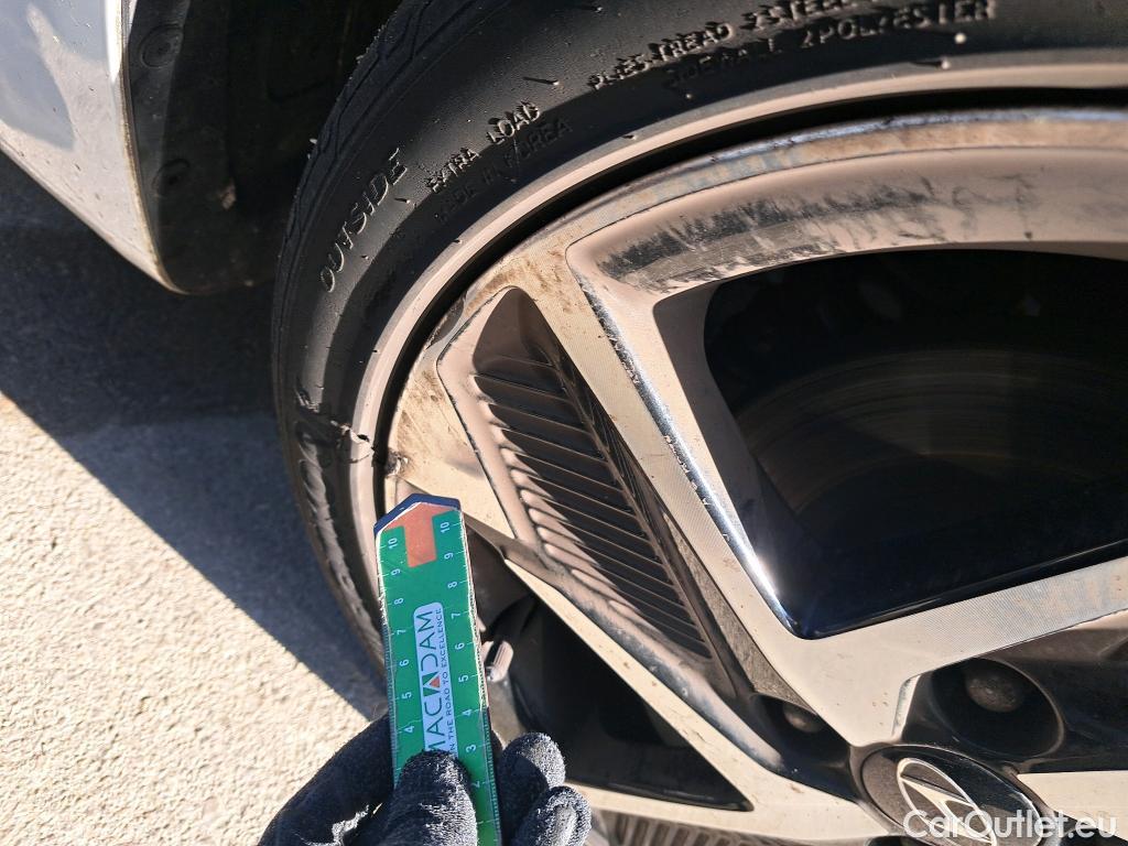  Hyundai  i10 HYUNDAI  / 2020 / 5P / berlina con portón 1.0 Tecno #2