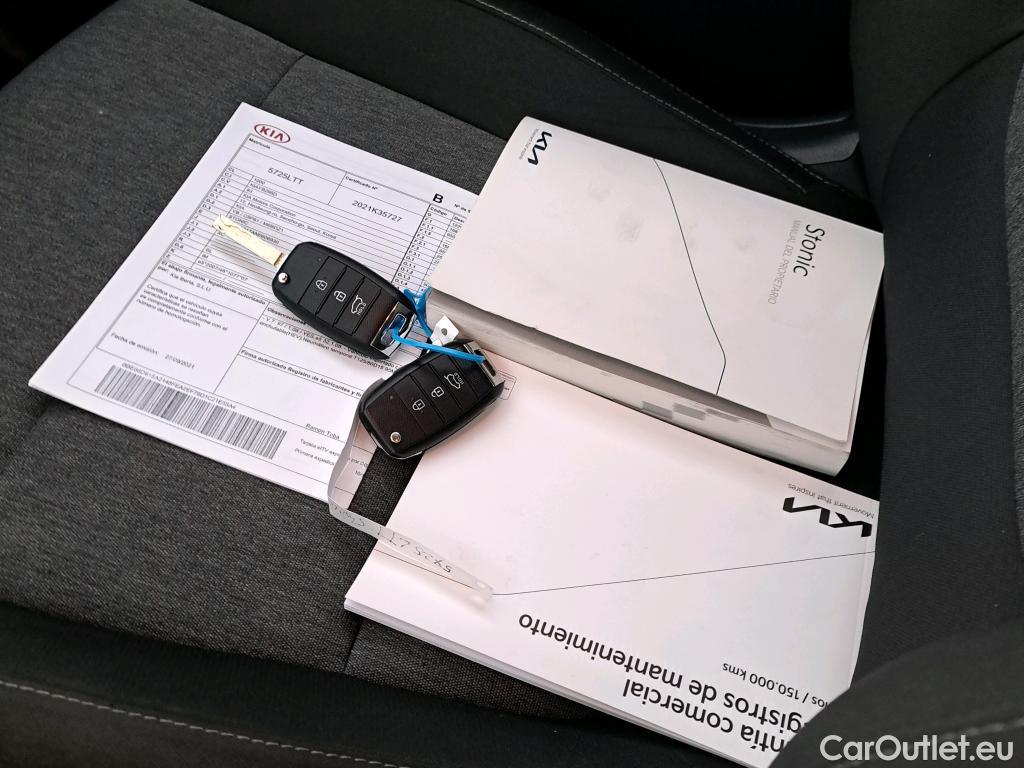  KIA  STONIC KIA  / 2017 / 5P / todoterreno 1.0 T-GDi 74kW (100CV) MHEV iMT Concept #10